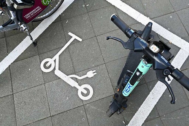 Weil am Rhein knnte vielleicht doch einen E-Scooter-Verleih bekommen.  | Foto: Arne Dedert (dpa)