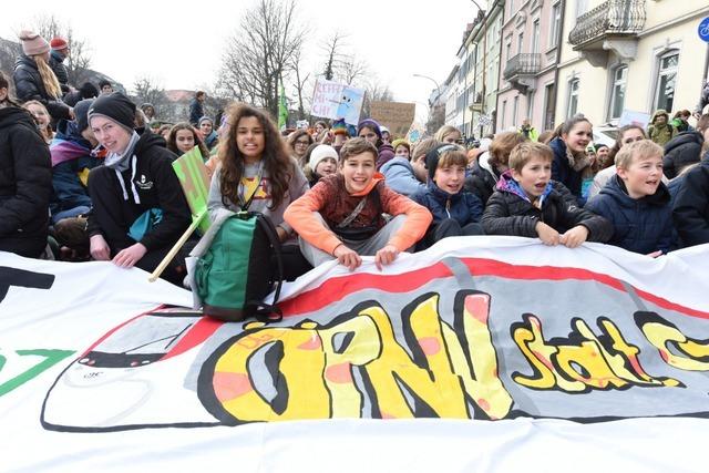 Klimastreik in Freiburg: Mehrere tausend Menschen fordern eine 
