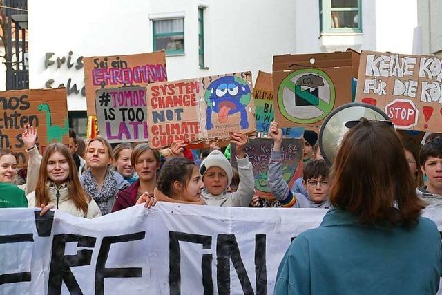 200 Menschen demonstrieren in Bad Sckingen fr den Klimaschutz