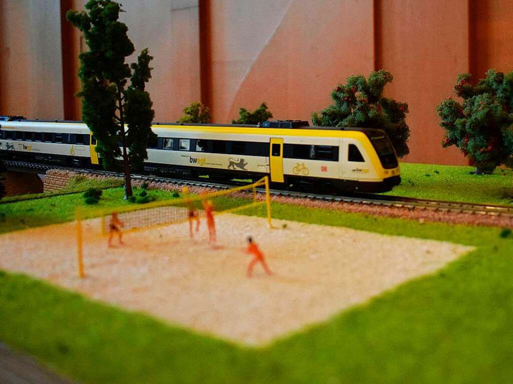 Groe Augen statt Versptungen – die Modelleisenbahnausstellung der Modellbahnfreunde Oberes Donautal im Bad Krozinger Kurhaus lockte sehr viele Eisenbahnfans an.