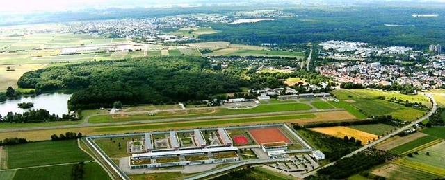 Der Aka Sd in Offenburg frchtet um d...swaldsee und den Offenburger Flugplatz  | Foto: Fliegergruppe Offenburg