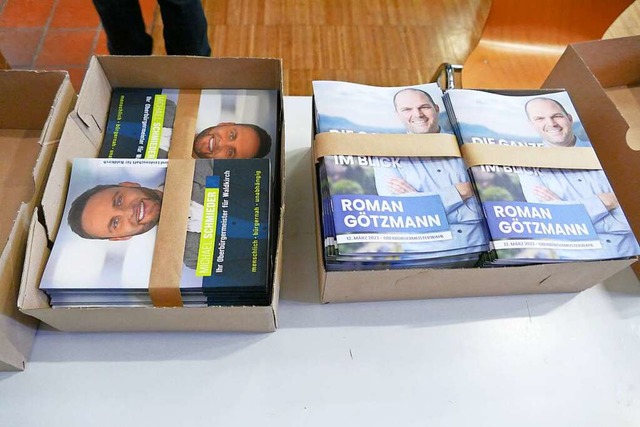 Wahlprospekte zum Mitnehmen  | Foto: Sylvia Sredniawa