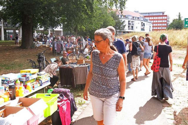 Die Flohmrkte der Arbeitsgemeinschaft...in Emmendingen sind immer gut besucht.  | Foto: Georg Vo