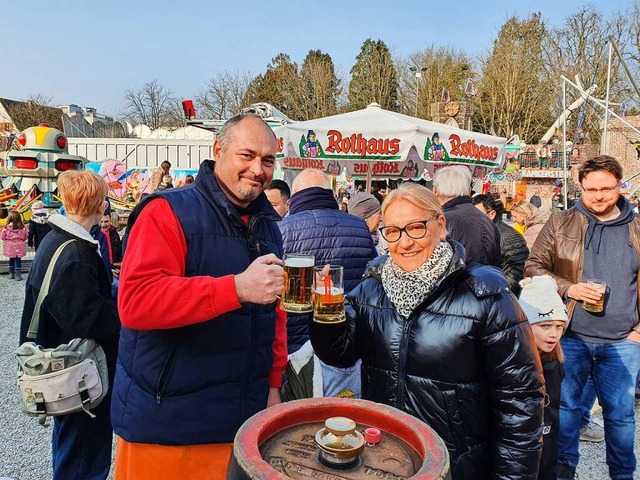 Schausteller Benny Buhmann und  Brgermeisterstellvertreterin Karina Wei  | Foto: privat