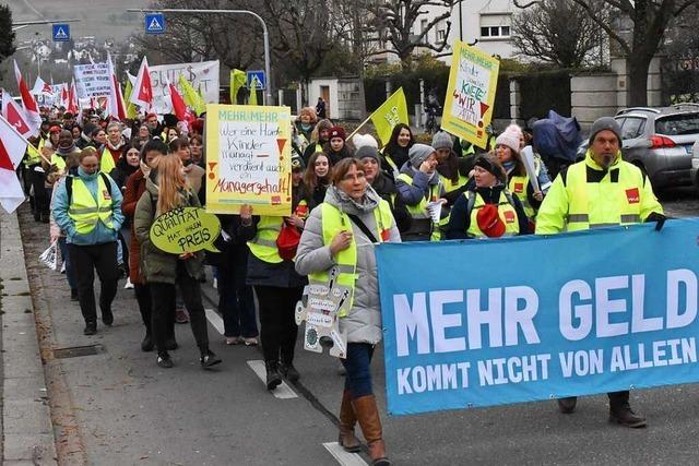 500 Beschftigte des ffentlichen Diensts demonstrieren in Lrrach