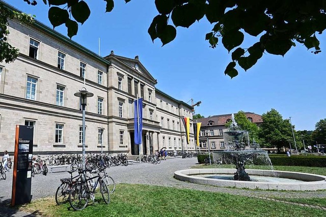 Ein Gebude der Eberhard-Karls-Universitt Tbingen  | Foto: Bernd Weibrod (dpa)