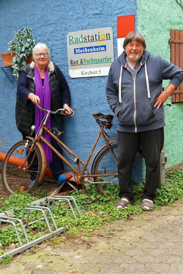 Auf dem rostigen Rad fahren weder Clau...211; es dient der Radstation als Deko.  | Foto: Ulrike Derndinger