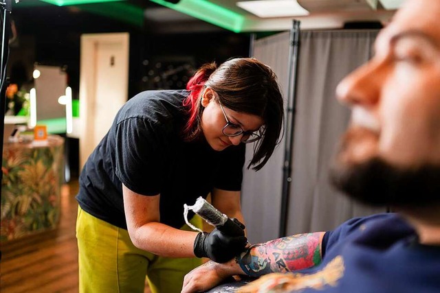 Lena Tuber bei der Arbeit.  | Foto: Ilkay Karakurt (dpa)