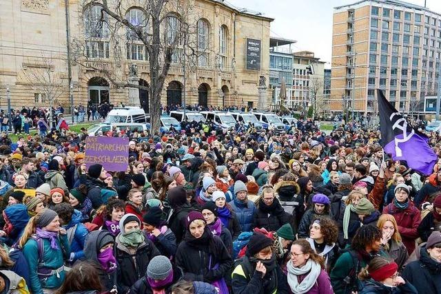 Fotos: Am Weltfrauentag demonstrieren in Freiburg mehrere tausend Menschen