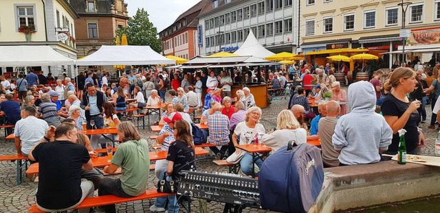 Das Breisgauer Weinfest in Emmendingen...m August wird es zum 50. Mal gefeiert.  | Foto: Gerhard Walser