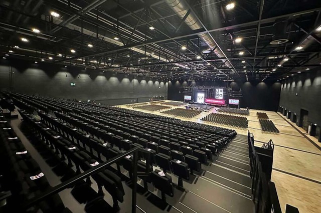 14 Meter lichte Höhe ermöglichen Veran...se Offenburg bisher verzichten musste. | Foto: Ralf Burgmaier 14 Meter lichte Höhe ermöglichen Veran...se Offenburg bisher verzichten musste. | Foto: Ralf Burgmaier
