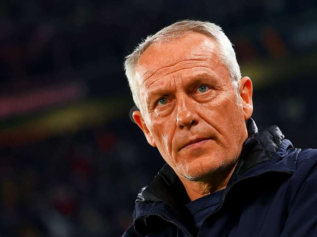 Freiburgs Trainer Christian Streich vor dem Spiel.