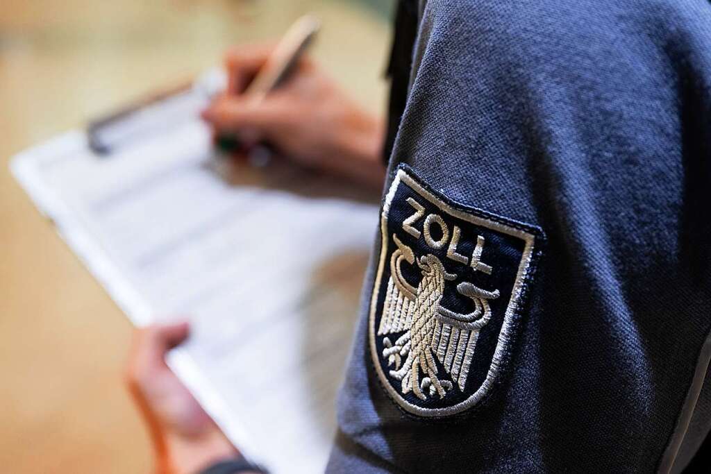 Zoll kontrolliert, ob der Mindestlohn in BadenWürttemberg gezahlt wird