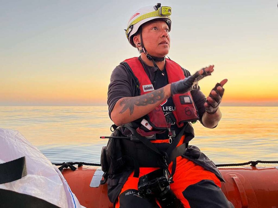Die Fotografin Svrine Kpoti bei einem Einsatz im Mittelmeer  | Foto: Mission Lifeline