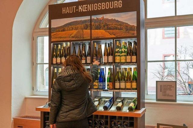 75 Winzer prsentieren Elssser Wein mitten in Straburg