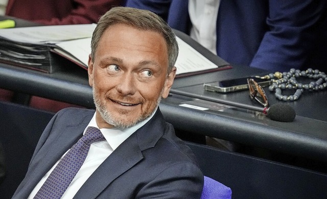 Christian Lindner hat in der Koalition...eht auf Einhaltung der Schuldenbremse.  | Foto: Kay Nietfeld (dpa)