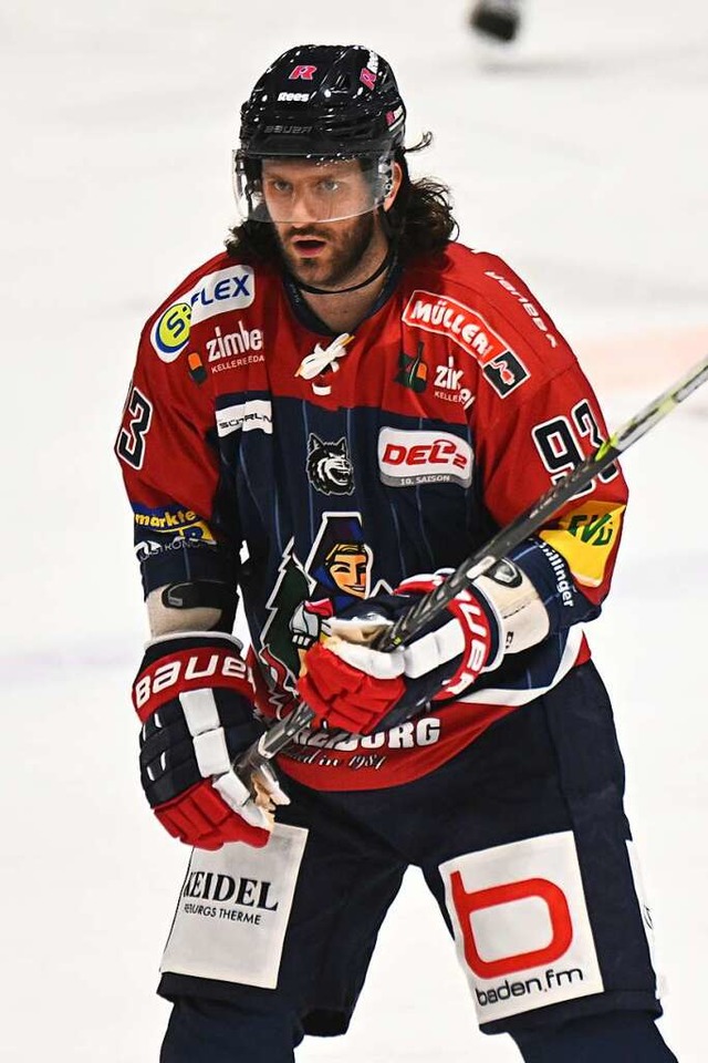 Traf zum 1:4 fr den EHC: Strmer Joseph Campagna  | Foto: Achim Keller