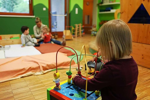 In Kindertagessttten fehlen Fachkrfte ebenso wie in Schulen.  | Foto: Bastian Bernhardt