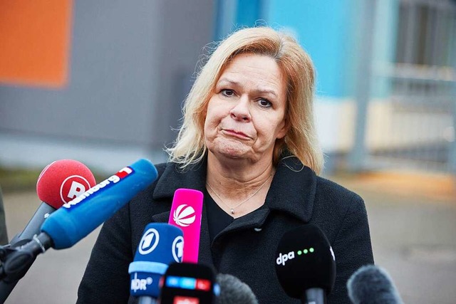 Bundesinnenministerin Nancy Faeser sag...dig nderungen&#8220; im Gesetz seien.  | Foto: Georg Wendt (dpa)