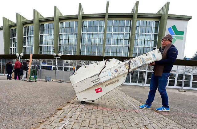 Die alte Stadthalle wurde unter scharf...heitsvorkehrungen gerumt. Symbolbild.  | Foto: Ingo Schneider