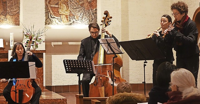 Auf historischen Instrumenten spielten... Barockkonzert  in der Christuskirche.  | Foto: Roswitha Frey