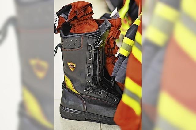 Kirchzartener Feuerwehr bekommt neue Kleidung