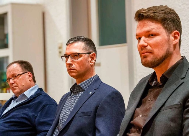 Konzentrierte Brgermeisterkandidaten:... Jost, Jrg Kiefer und Philipp Lotter.  | Foto: Paul Eischet