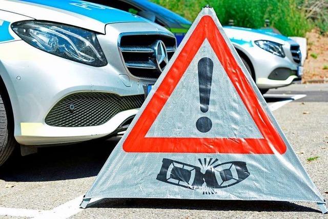 Kollision in einem Kreisverkehr in Lrrach verursacht hohen Schaden
