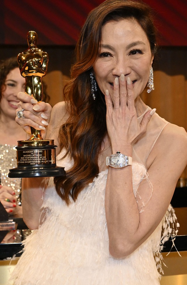 Michelle Yeoh wurde als beste Hauptdarstellerin ausgezeichnet.  | Foto: ANGELA WEISS (AFP)