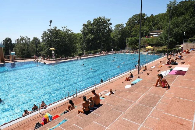 Wer im Terrassenbad Abkhlung sucht, muss wohl bald mehr bezahlen.  | Foto: Christoph Breithaupt