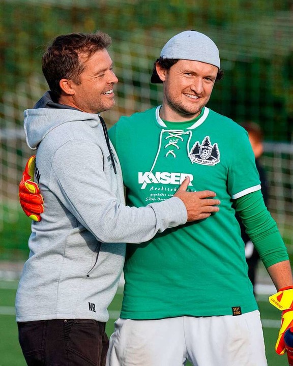 Top-Duo: Grafenhausens Trainer Nils Bo...) und SVG-Schlussmann Philipp Johnston  | Foto: Wolfgang Scheu
