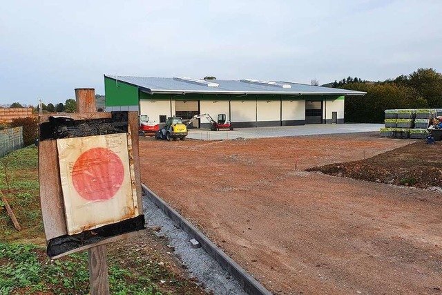 Wo eigentlich ein Hotel gebaut werden sollte, steht heute eine Lagerhalle.  | Foto: Michael Strter