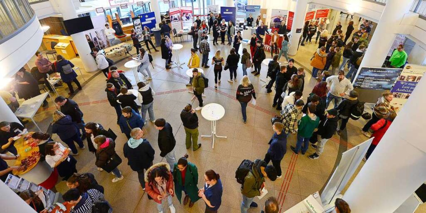 Die Nacht der unbekannten Berufe began...bend &#8211; und war ganz gut besucht.  | Foto: Ingo Schneider