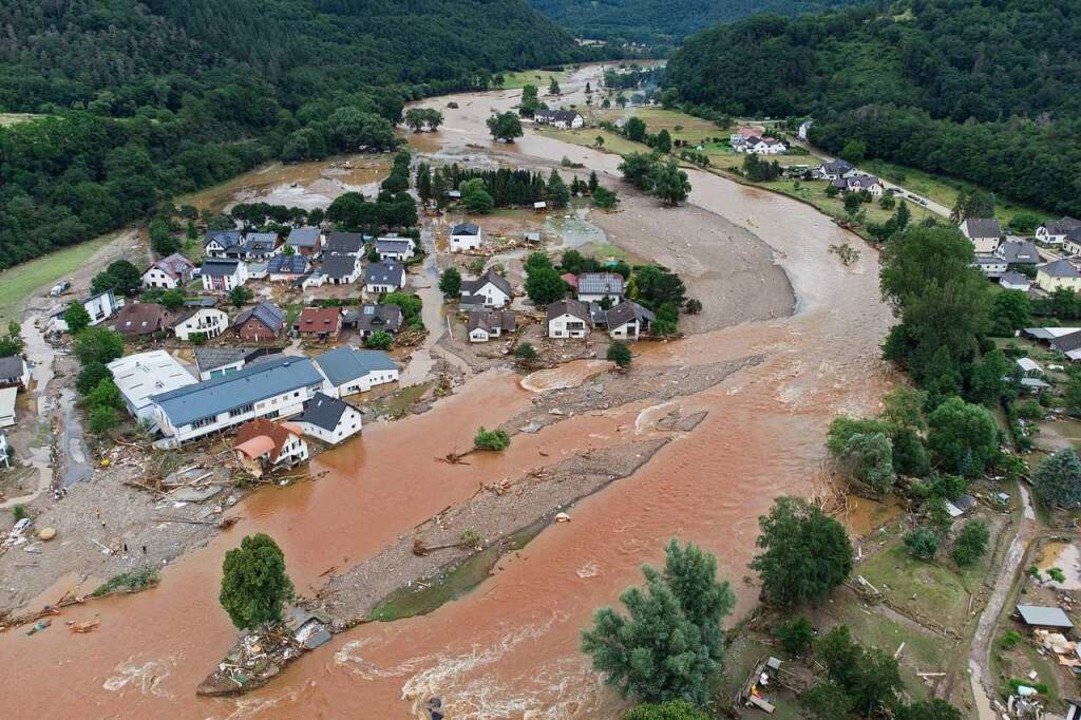 Für Einsatz Bei Hochwasserkatastrophe Im Ahrtal Werden Jetzt Viele ...