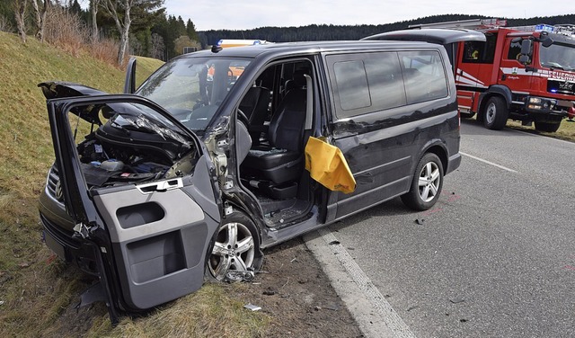 Zu einem Unfall mit drei teils schwer ...r Bundesstrae 31 im Bereich Lafette.   | Foto: Kamera 24