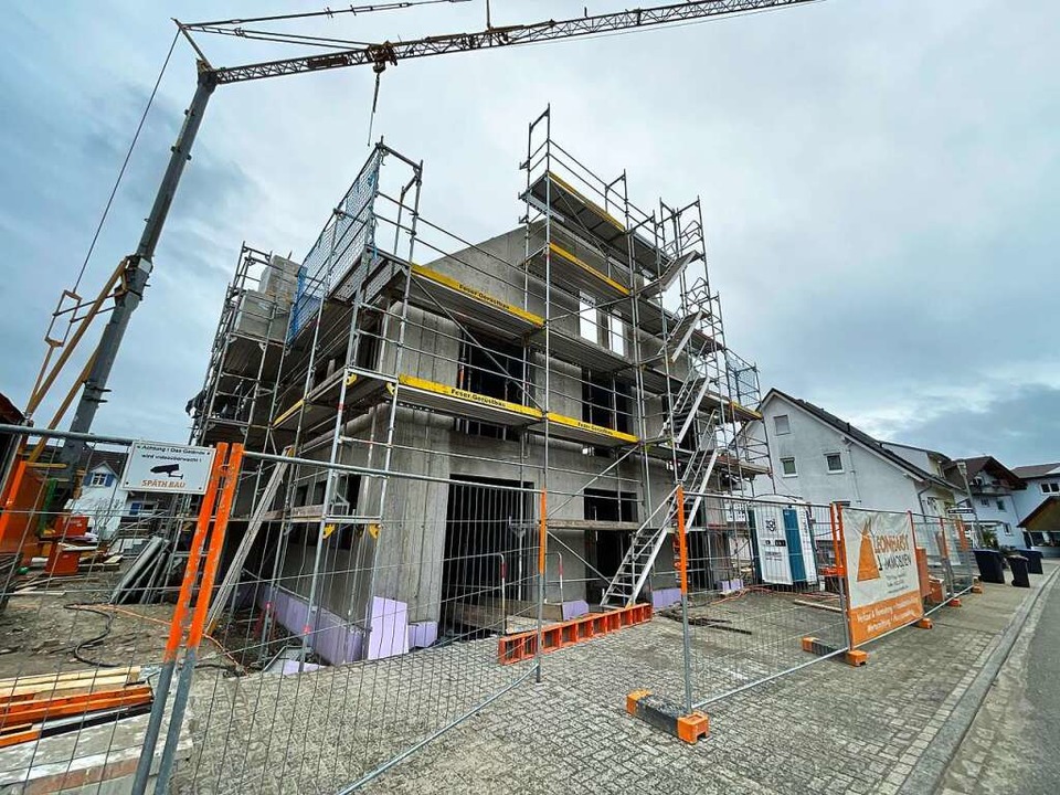 Wo die Filiale der Raiffeisenbank Gund... Raiffeisenbank im Breisgau hinkommen.  | Foto: Mario Schneberg