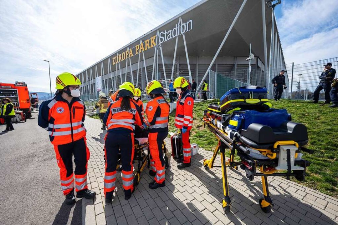 Rettungskrfte verschiedenster Organisationen nahmen an der bung teil.  | Foto: Patrick Seeger/Stadt Freiburg