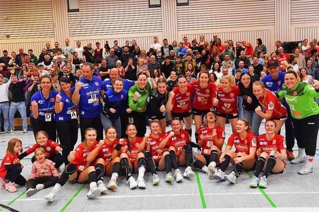 Fotos: Die Handballerinnen der HSG Freiburg gewinnen das Spitzenspiel der dritten Liga