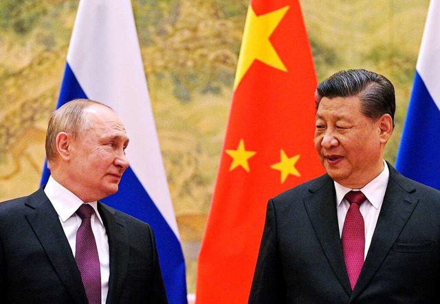 Putin und Xi im Februar 2022. Kurz darauf griff Russland die Ukraine an.  | Foto: Alexei Druzhinin (dpa)