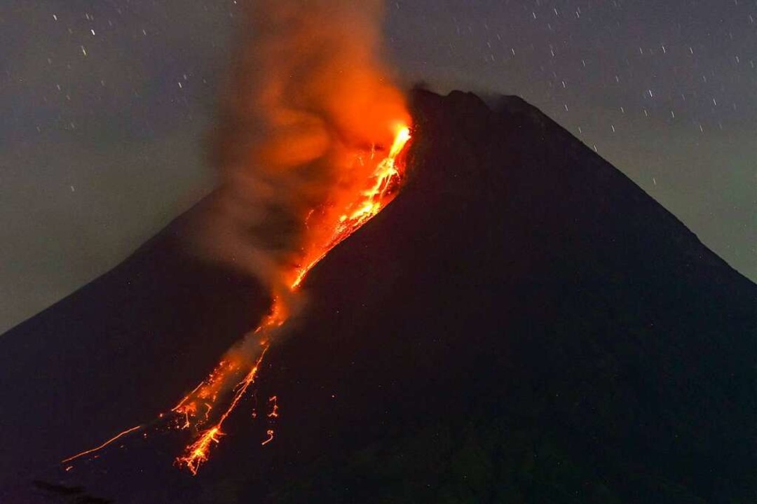 Aufnahme des Lavaflusses am Merapi vom vergangenen Samstag  | Foto: DEVI RAHMAN (afp)