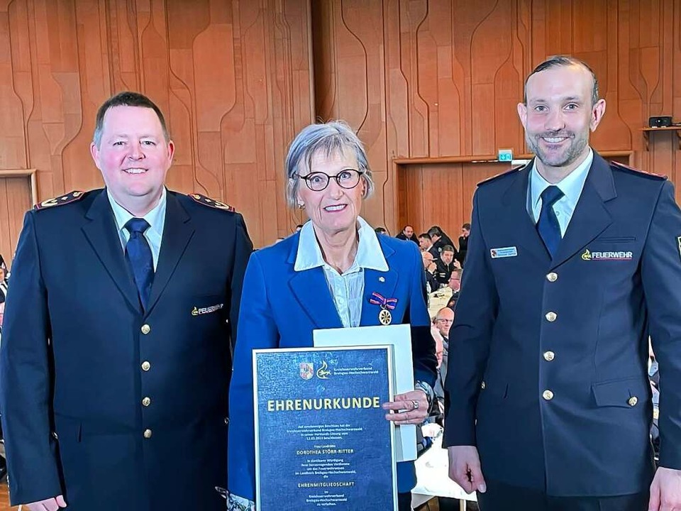Dorothea Störr-Ritter wurde für ihre V...rechts) ernannte sie zum Ehrenmitglied  | Foto: Mario Schöneberg