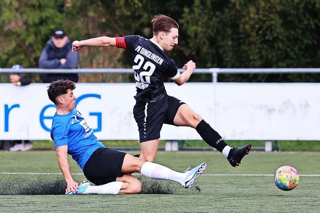 Doch noch gestoppt: Tim Rei (SC Lahr ...und verhindert so eine gute Torchance.  | Foto: Peter Aukthun-Goermer