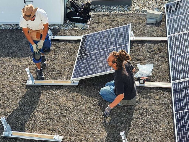Freiburgs Dcher mit Solaranlagen zu v...das Ziel der Genossenschaft Solargeno.  | Foto: Solar-Brger-Genossenschaft