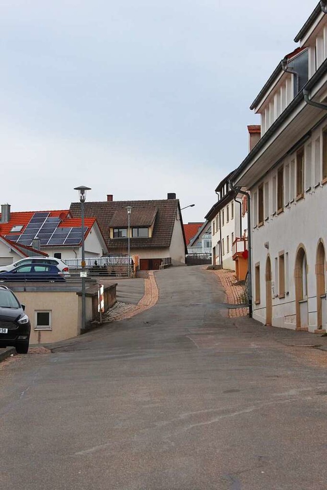 Seit Jahrzehnten im Verzug: Die Alenbergstrae.  | Foto: Christa Maier