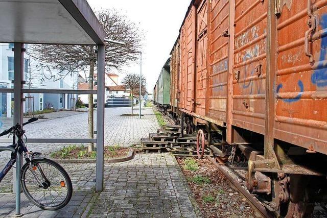 Eisenbahnfreunde kritisieren Standort der Fahrradabstellboxen am Riegeler Bahnhof