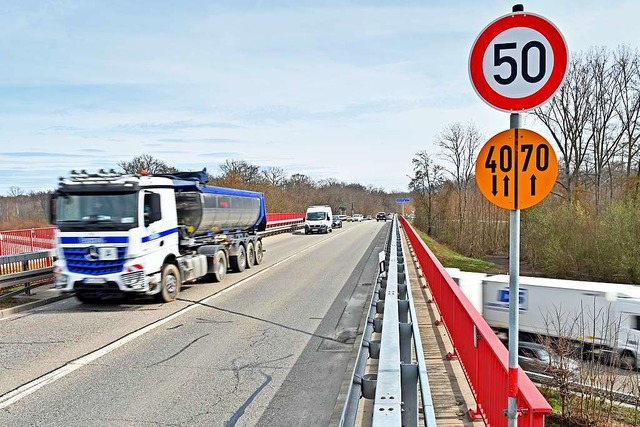 Rund um die Auf- und Abfahrt (im Hinte...child) der Autobahn gilt nun Tempo 50.  | Foto: Michael Bamberger