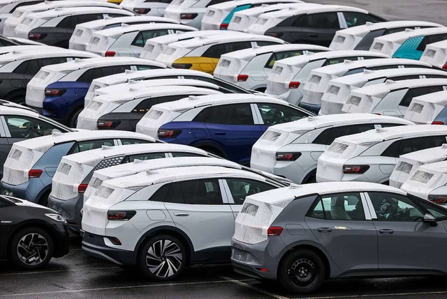 An der B3 bei Oberschopfheim soll ein neues Autohaus entstehen.  | Foto: Jan Woitas (dpa)