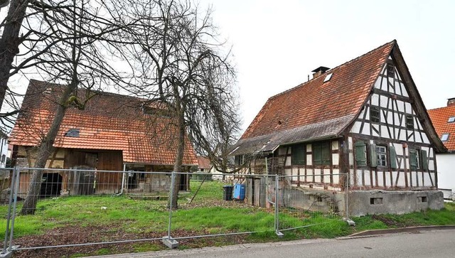 Scheune und Wohnhaus sollen aufwendig ... die Fachwerkfassade erhalten bleiben.  | Foto: Markus Zimmermann