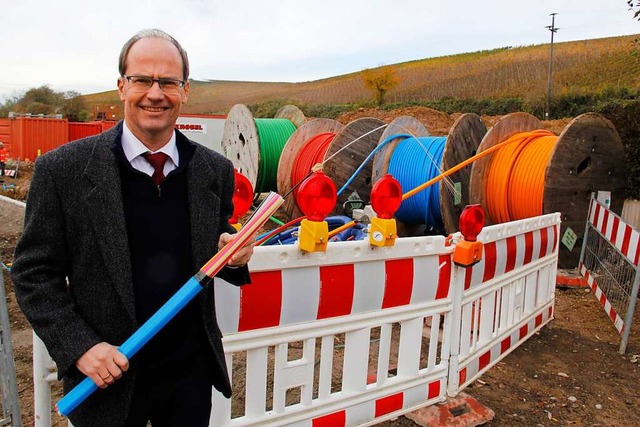 Der damalige Brgermeisterkandidat Chr...enkert beim Breitbandausbau in Mauchen  | Foto: Alexander Huber