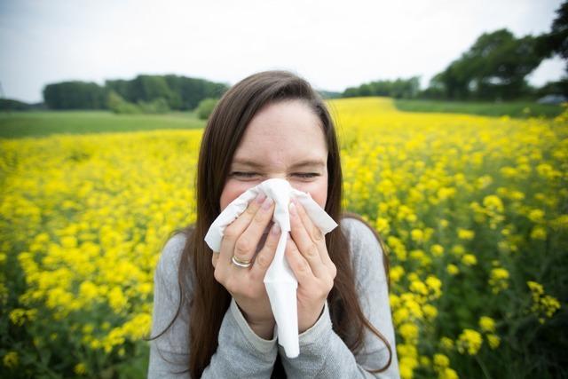 Juckende Augen, laufende Nase? Das hilft gegen Heuschnupfen